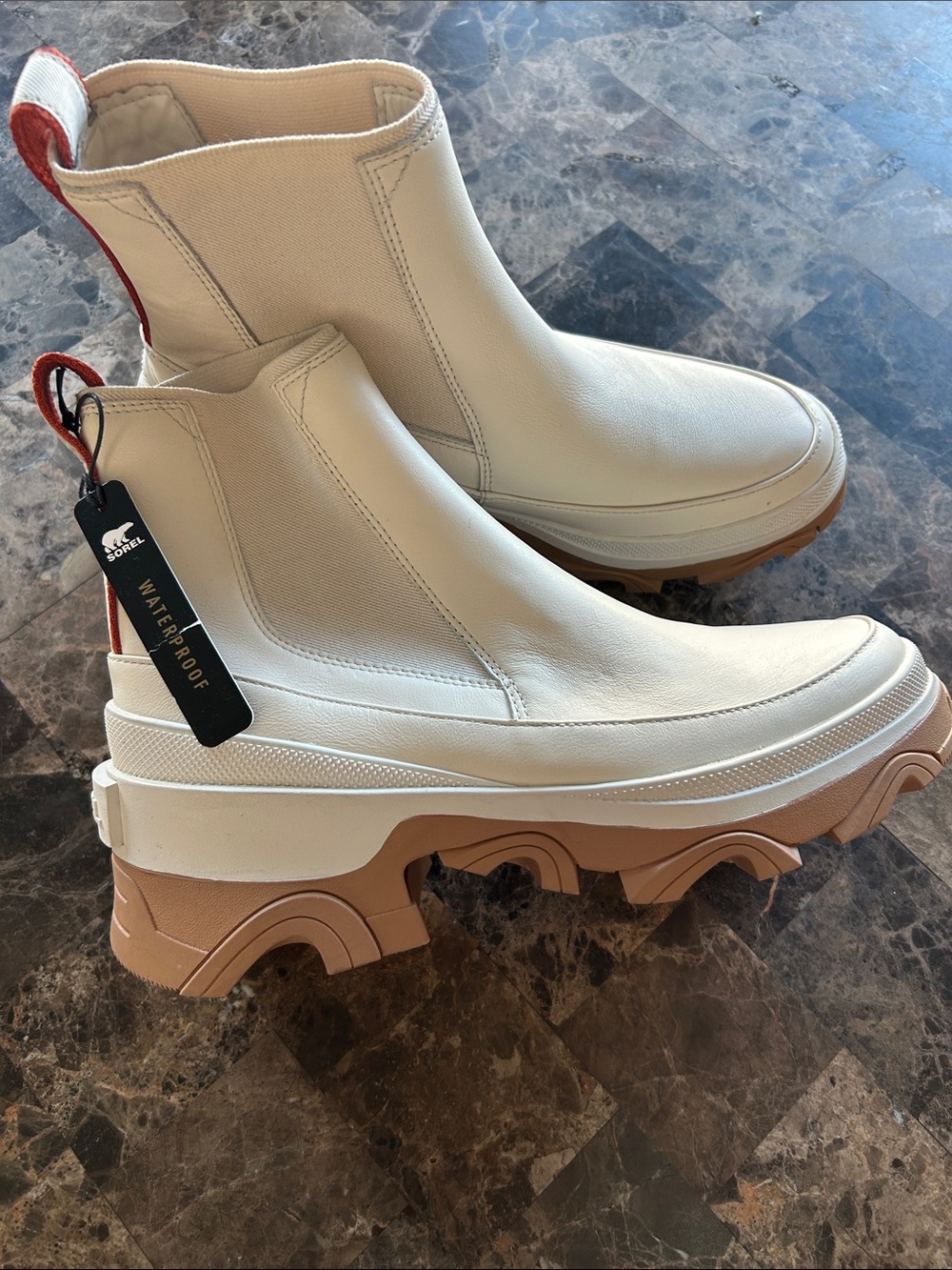 NWT 🆕 Sorel White Chalk Brex Chelsea Waterproof Lug Boots with Tan Sole size 9